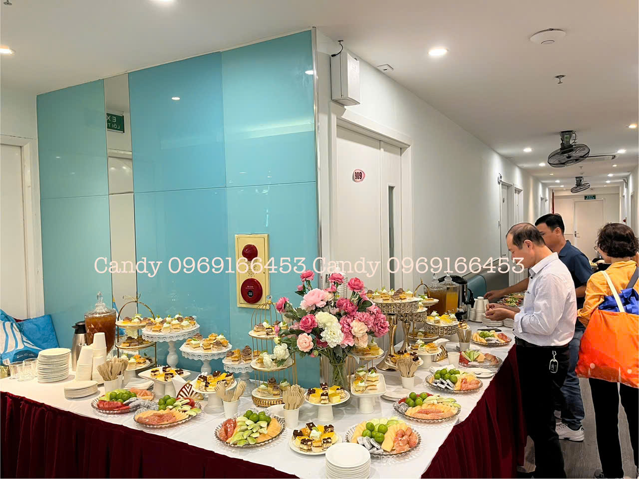 Tiệc bánh trà Candy